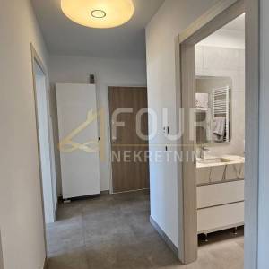 Rijeka, Martinkovac, 71m2, moderan 2s+db, lođa, pogled na more