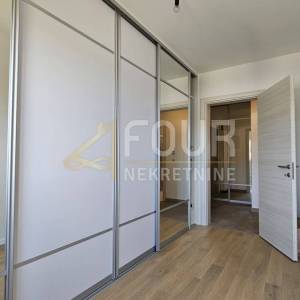 Rijeka, Martinkovac, 71m2, moderan 2s+db, lođa, pogled na more