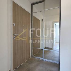 Rijeka, Martinkovac, 71m2, moderan 2s+db, lođa, pogled na more