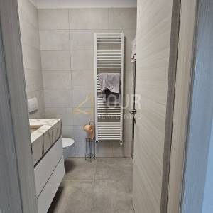 Rijeka, Martinkovac, 71m2, moderan 2s+db, lođa, pogled na more