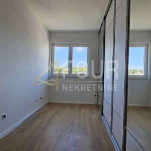 Rijeka, Martinkovac, 71m2, moderan 2s+db, lođa, pogled na more