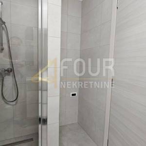 Rijeka, Martinkovac, 71m2, moderan 2s+db, lođa, pogled na more