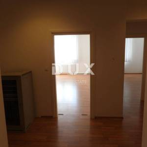 RIJEKA, MLAKA- poslovni prostor 82m2 za zakup/ najam- broj 5