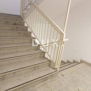 RIJEKA, MLAKA-  poslovni prostor 105m2 za zakup/ najam - broj 18