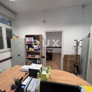 RIJEKA, PEĆINE - Poslovni prostor 144m2 kompletno uređen s  5 zasebnih ureda
