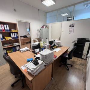 RIJEKA, PEĆINE - Poslovni prostor 144m2 kompletno uređen s  5 zasebnih ureda