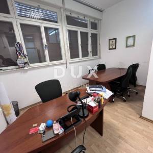 RIJEKA, PEĆINE - Poslovni prostor 144m2 kompletno uređen s  5 zasebnih ureda