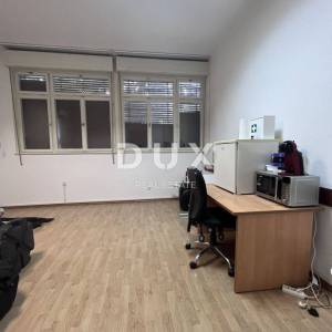 RIJEKA, PEĆINE - Poslovni prostor 144m2 kompletno uređen s  5 zasebnih ureda