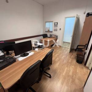 RIJEKA, PEĆINE - Poslovni prostor 144m2 kompletno uređen s  5 zasebnih ureda