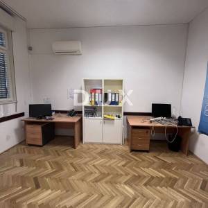 RIJEKA, PEĆINE - Poslovni prostor 144m2 kompletno uređen s  5 zasebnih ureda
