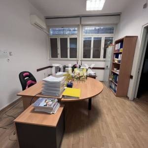 RIJEKA, PEĆINE - Poslovni prostor 144m2 kompletno uređen s  5 zasebnih ureda