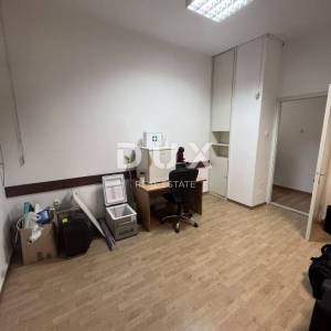 RIJEKA, PEĆINE - Poslovni prostor 144m2 kompletno uređen s  5 zasebnih ureda