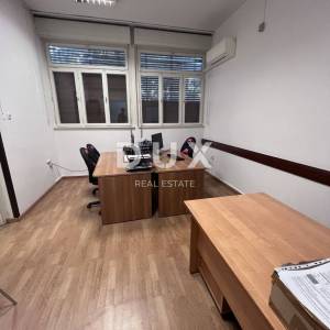 RIJEKA, PEĆINE - Poslovni prostor 144m2 kompletno uređen s  5 zasebnih ureda