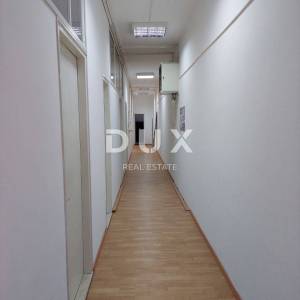 RIJEKA, PEĆINE - Poslovni prostor 144m2 kompletno uređen s  5 zasebnih ureda