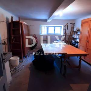 RIJEKA, PEĆINE - Samostojeća vila s pogledom na more
