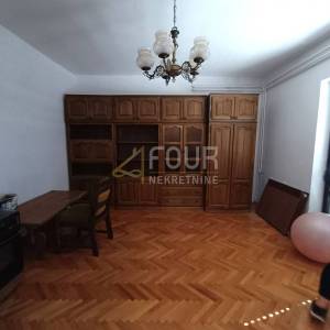 Rijeka, Pehlin, 412m2, kuća s 3 stana, velika okućnica