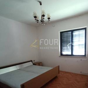 Rijeka, Pehlin, 412m2, kuća s 3 stana, velika okućnica