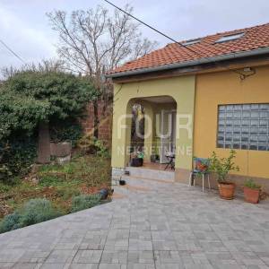 Rijeka, Pehlin, kuća u nizu, 70m2, veranda, pogled na more