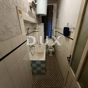 RIJEKA, PODMURVICE - stan za adaptaciju na super lokaciji 