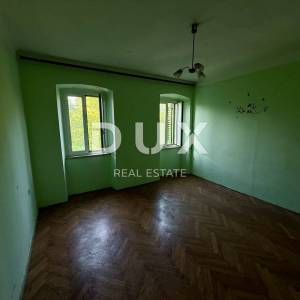 RIJEKA, PODMURVICE - stan za adaptaciju na super lokaciji 
