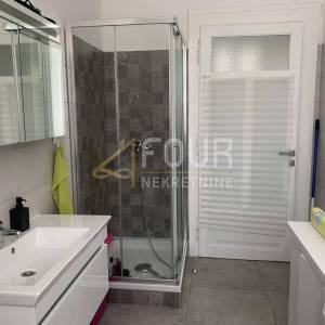 Rijeka, Potok, 122.62m2, funkcionira kao 2 stana