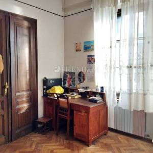 Rijeka, prostrani stan u povijesnoj vili, s pogledom na more!