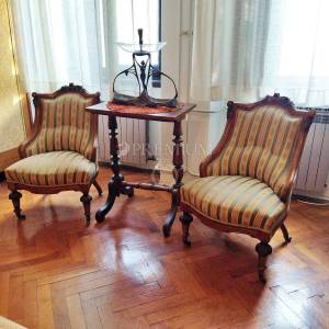 Rijeka, prostrani stan u povijesnoj vili, s pogledom na more!