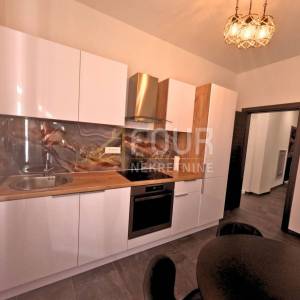 Rijeka, širi Centar, 98.48m2, 4s+db, balkon, adaptiran gospodski stan!