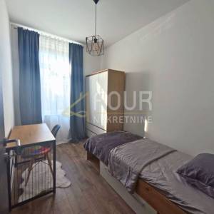 Rijeka, širi Centar, 98.48m2, 4s+db, balkon, adaptiran gospodski stan!