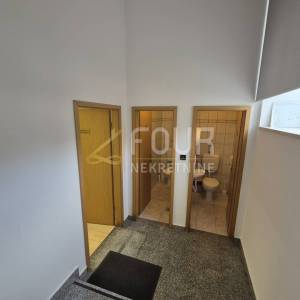Rijeka, širi Centar, dvoetažni poslovni prostor, 250m2