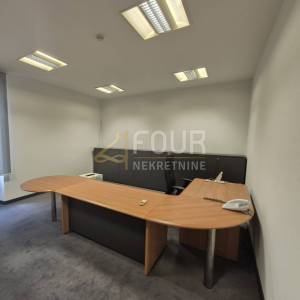 Rijeka, širi Centar, dvoetažni poslovni prostor, 250m2