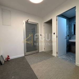 Rijeka, širi Centar, poslovni prostor, 140.56m2