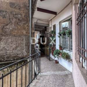 RIJEKA, ŠIRI CENTAR- Trosobni stan za život ili investiciju, blizina Korza