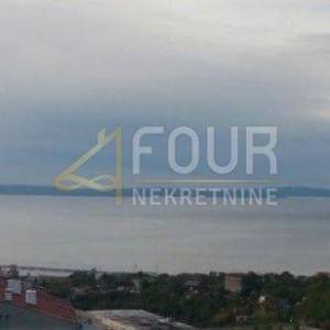 Rijeka, Škurinje, 120.23m2, kvalitetan stan s lođom, pogled na more