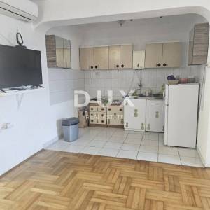 RIJEKA, ŠKURINJE - Dugoročni najam stana sa dva odvojena apartmana za 9 osoba
