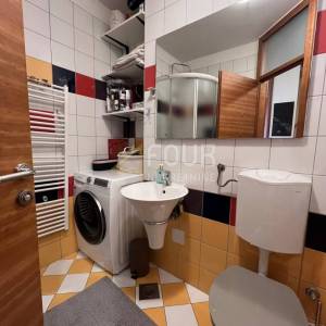 Rijeka, Škurinje, namješten stan s garažnim parkirnim mjestom