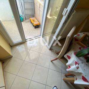 RIJEKA, ŠKURINJE - stan 100 m2 s pogledom na more, 3S + DB, 2 balkona! PRILIKA!