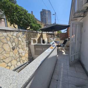RIJEKA, ŠKURINJE - Stan sa dva odvojena apartmana sa čak 5 spavaćih soba