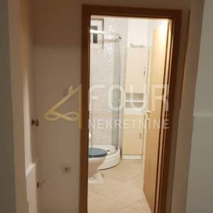 Rijeka, Srdoči, etaža 74.46m2 u naravi 2 stana (1skl + gars)