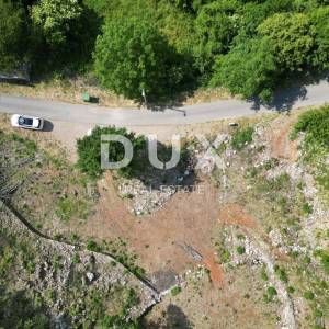 RIJEKA, SRDOČI- građevinsko zemljište 1494m2 za stambenu zgradu–stanove/ apartmane/ obiteljsku kuću/ villu
