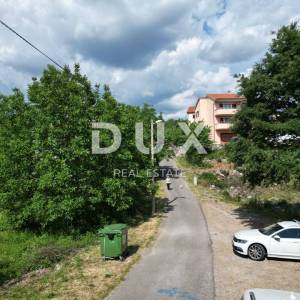 RIJEKA, SRDOČI- građevinsko zemljište 1494m2 za stambenu zgradu–stanove/ apartmane/ obiteljsku kuću/ villu