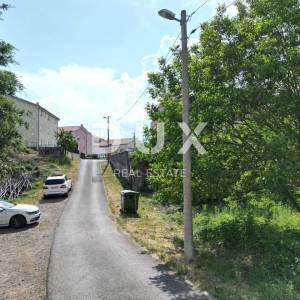 RIJEKA, SRDOČI- građevinsko zemljište 1494m2 za stambenu zgradu–stanove/ apartmane/ obiteljsku kuću/ villu