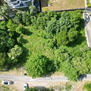RIJEKA, SRDOČI- građevinsko zemljište 1500m2 za stambenu zgradu–stanove/ apartmane/ obiteljsku kuću/ villu