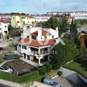 RIJEKA, SRDOČI, MARTINKOVAC- obiteljska kuća 330m2 s panoramskom pogledom na more+ okoliš 1450m2