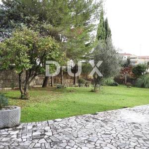 RIJEKA, SRDOČI, MARTINKOVAC- obiteljska kuća 330m2 s panoramskom pogledom na more+ okoliš 1450m2