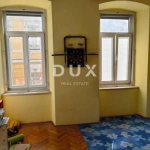 RIJEKA, STARI GRAD – Prostrani 2S+DB stan s balkonom, 97 m², 100m od Korza!!!