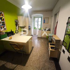 RIJEKA, STROGI CENTAR - 4SKL, 140 m2, blizina Korza!