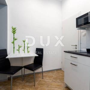 RIJEKA, STROGI CENTAR - Stan za investiciju, 3 jedinice!