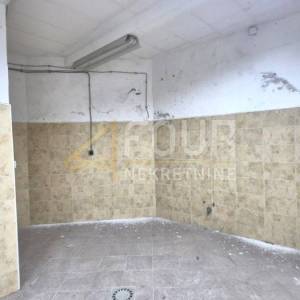 Rijeka, Sušak, poslovni prostor, 55.48m2
