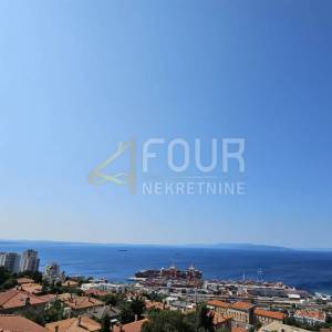 Rijeka, Trsat, 280m2, dvoetažni stan 4s+db, okućnica, panoramski pogled